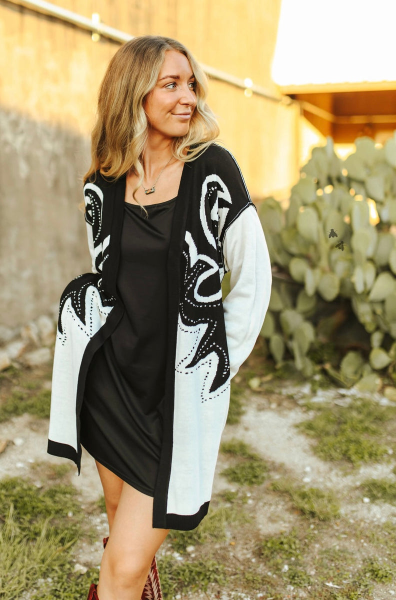Saddle Swappin' Reversible Cardigan – The Dirt Road Fashionista