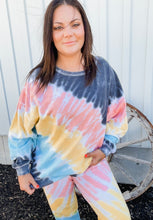 Triple Swirl Pullover & Joggers