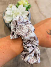 Rodeo Road Scrunchie