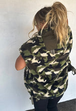 Linden Sherpa Vest {Camo}