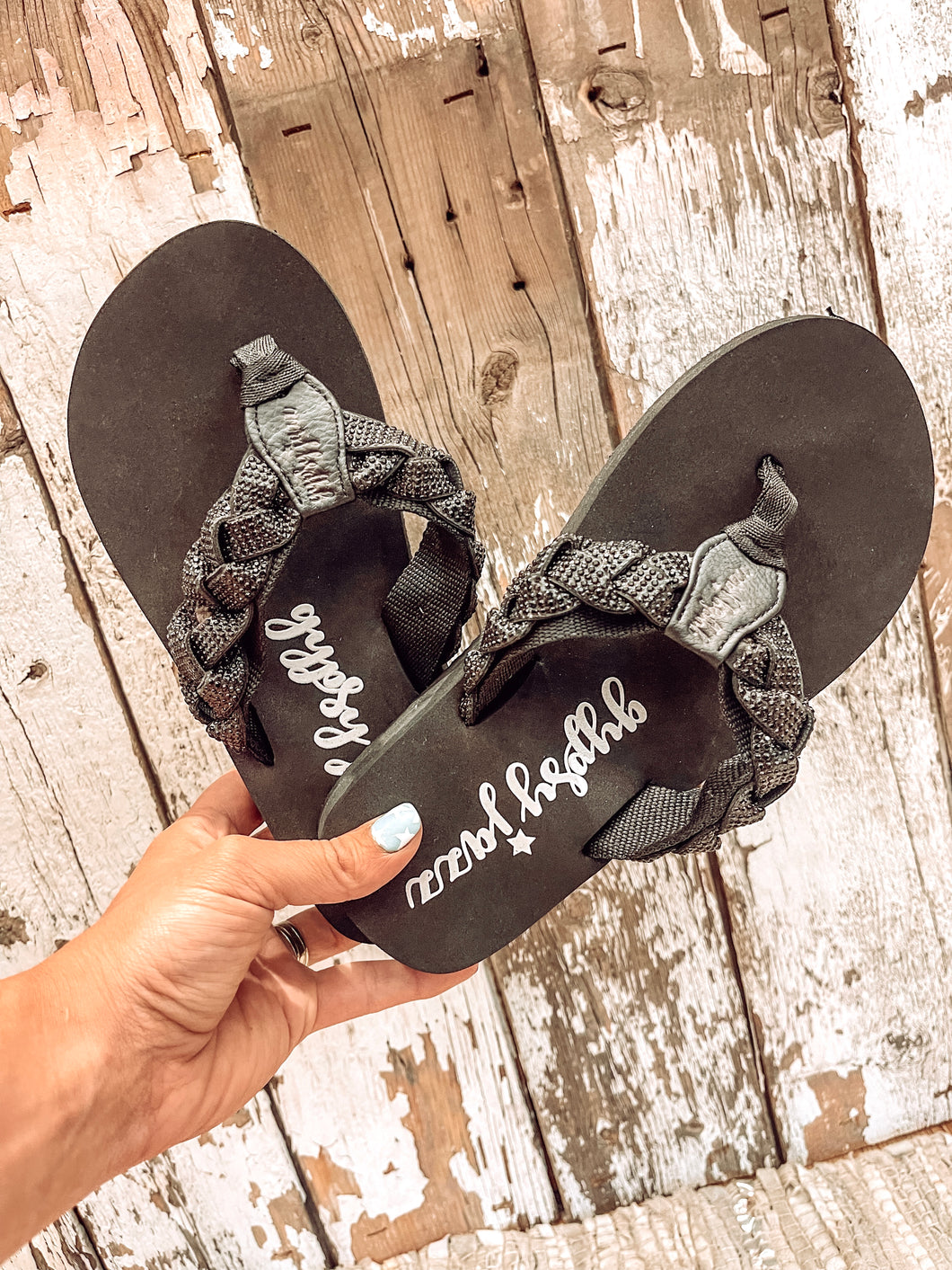 The Glimmer Flip Flop {Black}