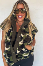 Linden Sherpa Vest {Camo}
