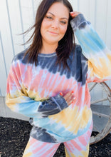 Triple Swirl Pullover & Joggers