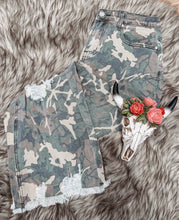 Camo Kreek Distressed Jeans