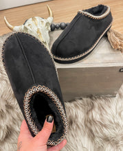 The Georgina Slip Ons {Black}