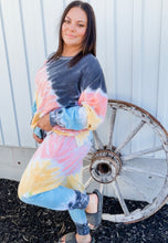 Triple Swirl Pullover & Joggers