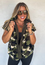 Linden Sherpa Vest {Camo}