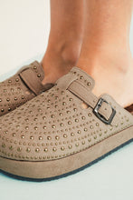 Charli Closed toe Platform Slippers
