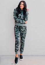 Ampersand Joggers {Everyday Essential}