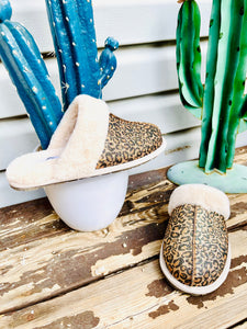 Diggy Fur Lined Leopard Slippers {Tan}