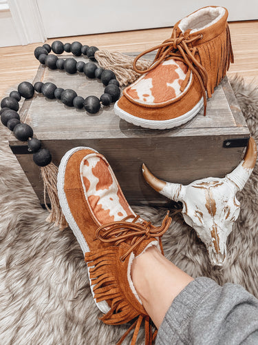 The Mooma Fringe Sneaker {Tan}